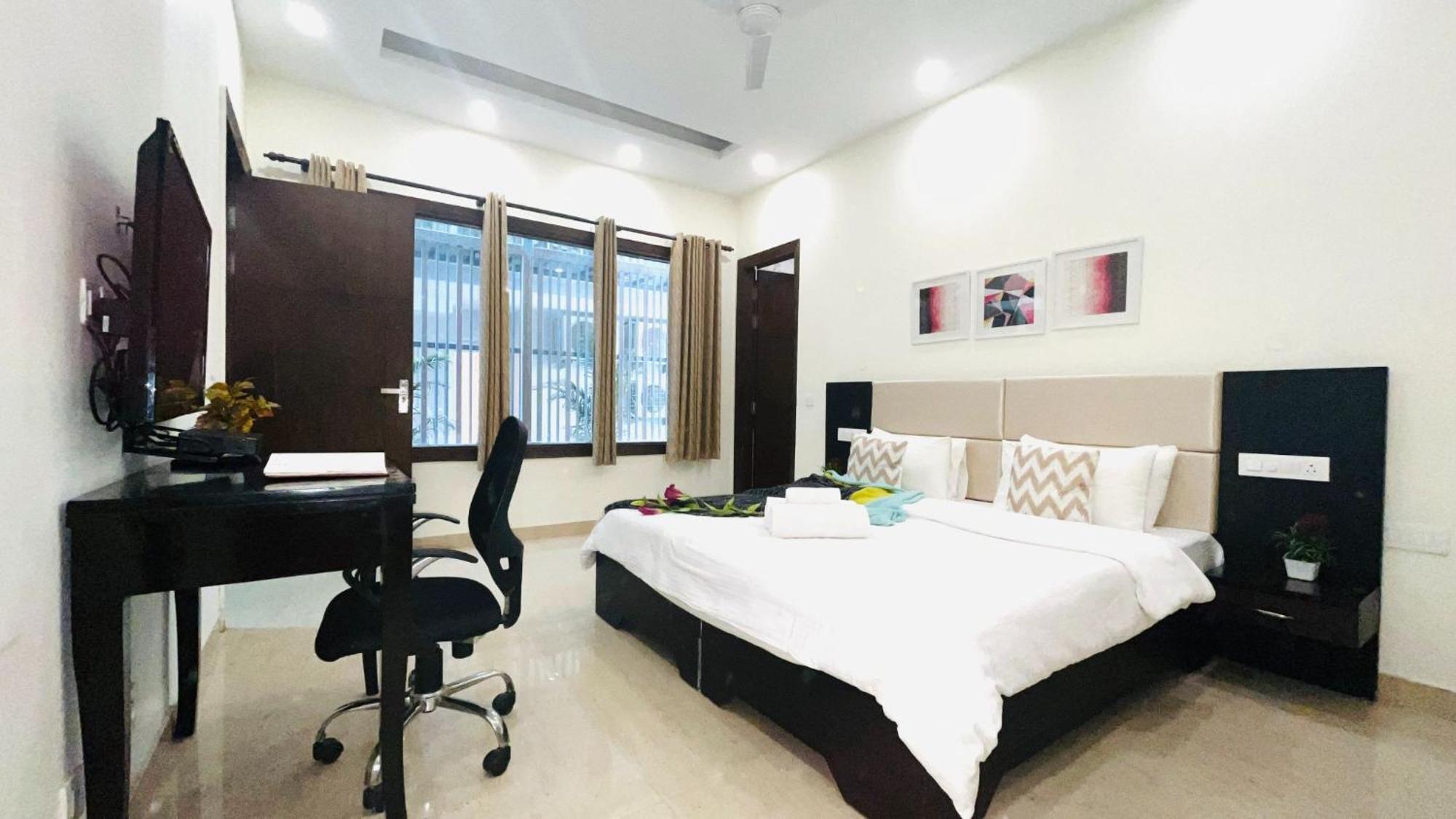 Bluo 1Bhk - Dlf Cybercity, Balcony, Lift, Parking Ґурґаон Екстер'єр фото